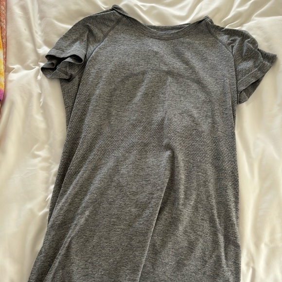 COPY - lululemon swiftly tech - Picture 1 of 3